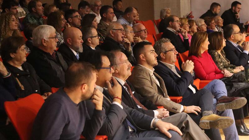 Great reception for the concert of Santa Cecilia by S.M. La Nova in a crowded Cultural Center