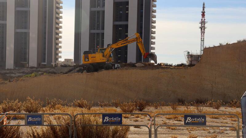 Benidorm inicia el movimiento de tierras para la construcción de la pista de atletismo en Poniente