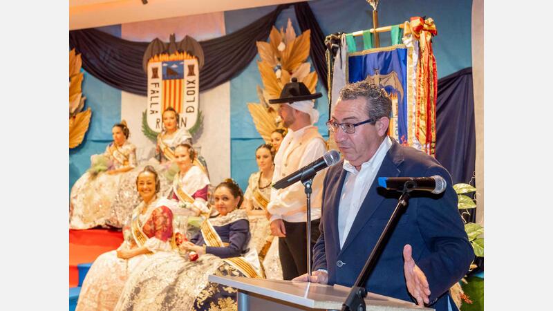 Olaya García y Ariadna Orgiles, máximas representantes de la Falla del Rincón de Loix de Benidorm