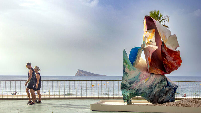 The monumental sculptures by Arne Quinze say goodbye to Benidorm