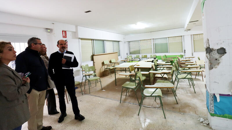 Educació visita dos col·legis de Benidorm amb obres pendents d