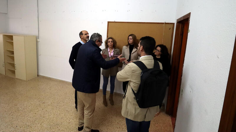 Educació visita dos col·legis de Benidorm amb obres pendents d