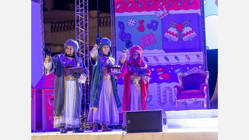 Milers de xiquets i xiquetes reben amb il·lusió als Reis Mags a Benidorm