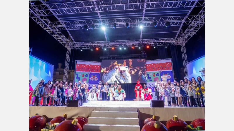 Milers de xiquets i xiquetes reben amb il·lusió als Reis Mags a Benidorm