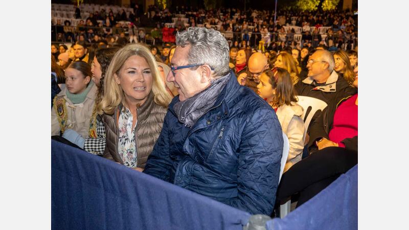 Milers de xiquets i xiquetes reben amb il·lusió als Reis Mags a Benidorm