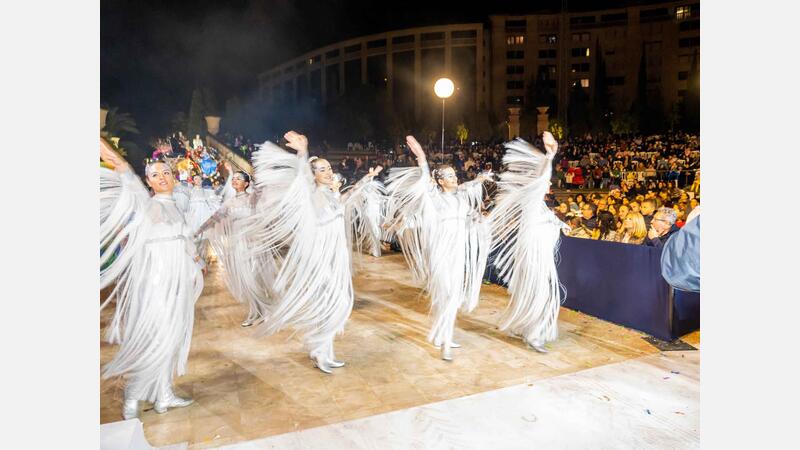 Milers de xiquets i xiquetes reben amb il·lusió als Reis Mags a Benidorm