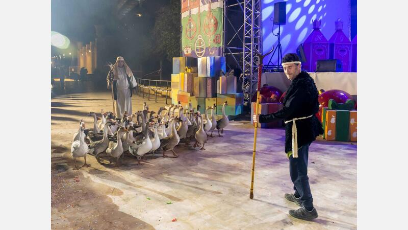 Milers de xiquets i xiquetes reben amb il·lusió als Reis Mags a Benidorm