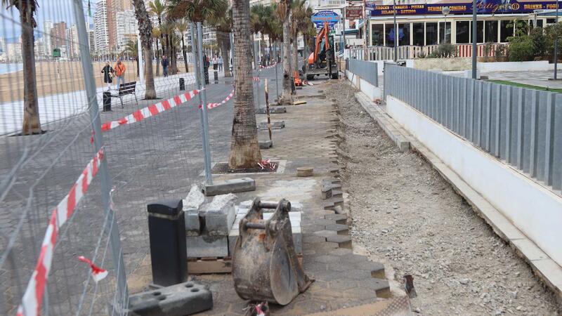 Benidorm completes the renovation work of the waste collector on Madrid Avenue to end discharges and bad odors