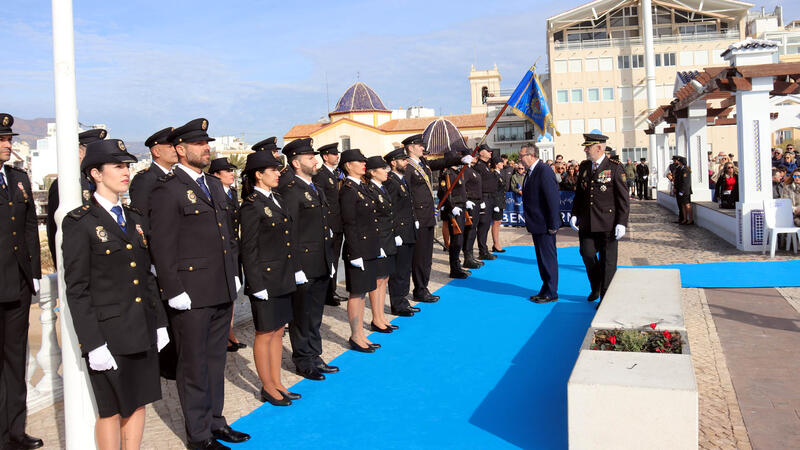 Benidorm arropa a la Policía Nacional en el 200 aniversario de su fundación