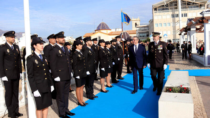 Benidorm arropa a la Policía Nacional en el 200 aniversario de su fundación