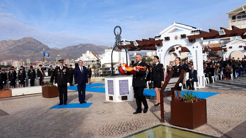 Benidorm arropa a la Policía Nacional en el 200 aniversario de su fundación