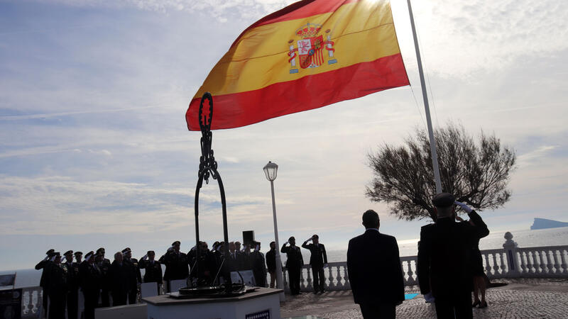 Benidorm arropa a la Policía Nacional en el 200 aniversario de su fundación