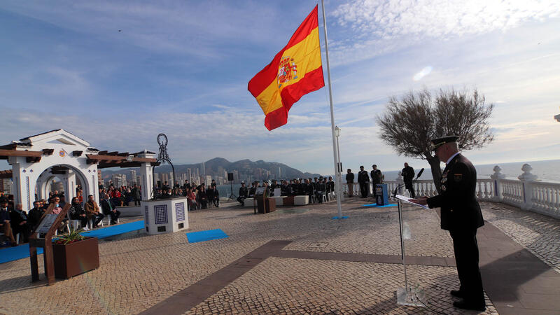 Benidorm arropa a la Policía Nacional en el 200 aniversario de su fundación
