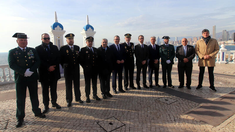Benidorm arropa a la Policía Nacional en el 200 aniversario de su fundación