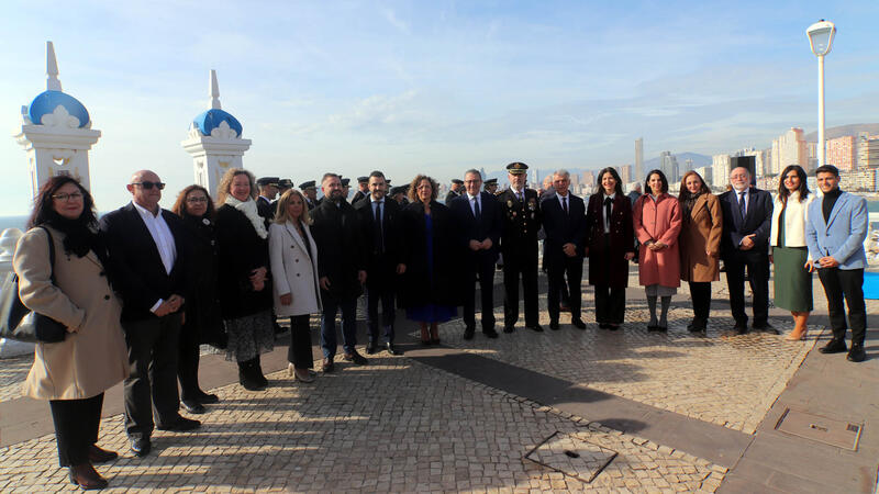 Benidorm arropa a la Policía Nacional en el 200 aniversario de su fundación