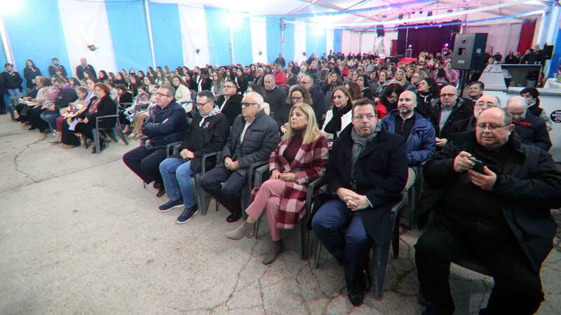 Benidorm celebrates the festival of Sant Antoni with the pilgrimage and offering to the saint in the Ermita de Sanz and the proclamation by Vicente Fuster