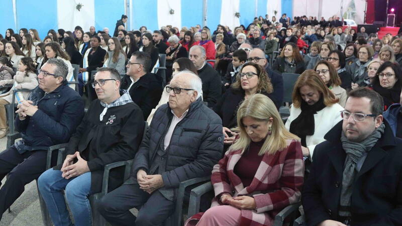 Benidorm celebrates the festival of Sant Antoni with the pilgrimage and offering to the saint in the Ermita de Sanz and the proclamation by Vicente Fuster