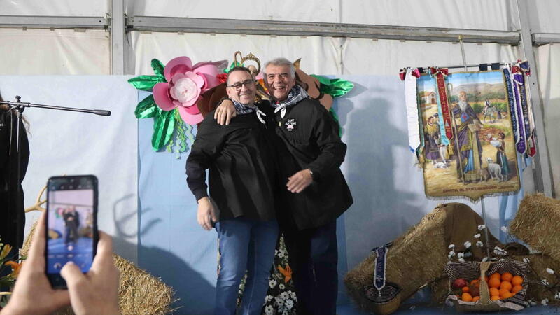Benidorm celebrates the festival of Sant Antoni with the pilgrimage and offering to the saint in the Ermita de Sanz and the proclamation by Vicente Fuster