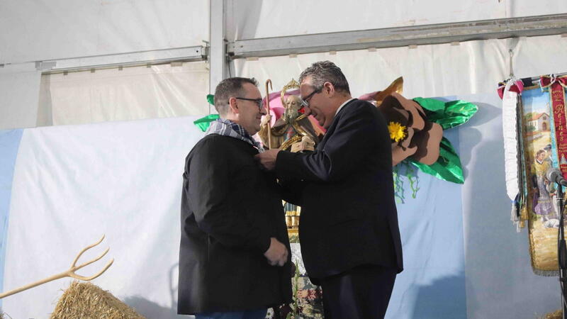Benidorm celebrates the festival of Sant Antoni with the pilgrimage and offering to the saint in the Ermita de Sanz and the proclamation by Vicente Fuster