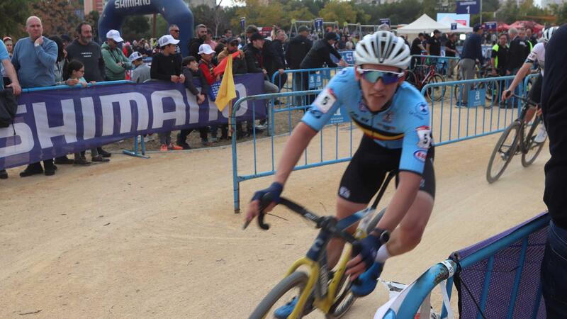 The Cyclocross World Cup achieves a new success and brings together more than 15,000 fans in Benidorm