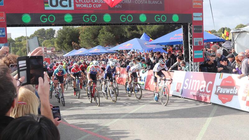 The Cyclocross World Cup achieves a new success and brings together more than 15,000 fans in Benidorm