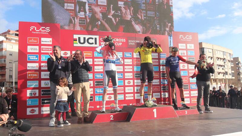 The Cyclocross World Cup achieves a new success and brings together more than 15,000 fans in Benidorm