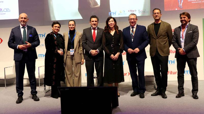 El alcalde entrega el AMT Destination Award de ‘Sostenibilidad’ a un proyecto para el control y verificación de emisiones de gases