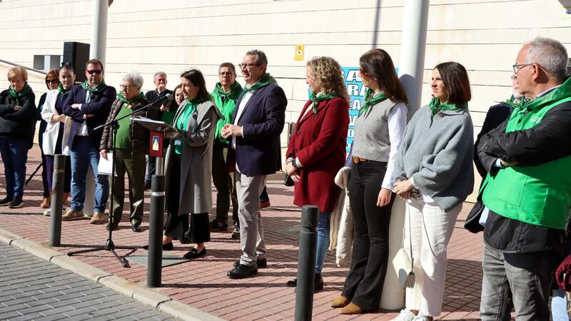 Afectados y familiares de pacientes con cáncer hacen un llamamiento en Benidorm a aliviar el impacto de la enfermedad en la vida laboral