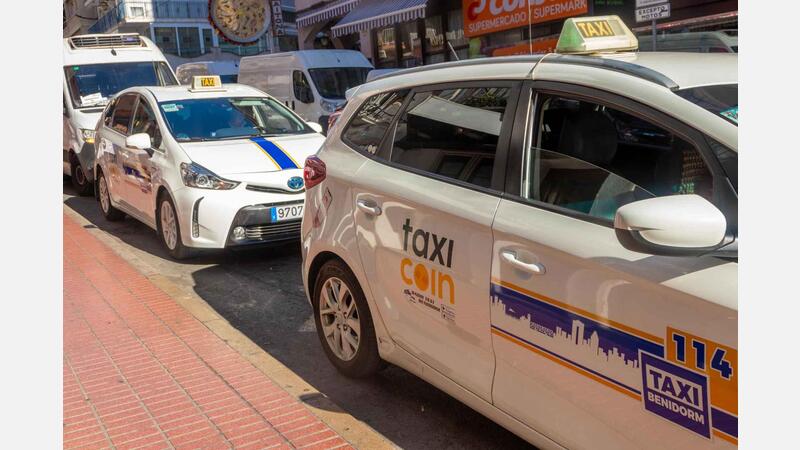 Los taxis de Benidorm incorporan una pionera ‘app’ para solicitar el servicio a través del móvil