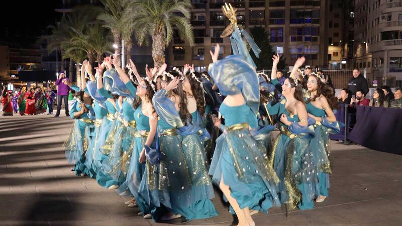 ‘Venecia en Benidorm’ se alza con el primer premio del desfile de Carnaval en el que lucieron 63 grupos y 10 participantes individuales