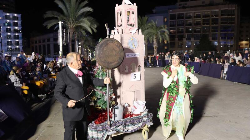 ‘Venecia en Benidorm’ se alza con el primer premio del desfile de Carnaval en el que lucieron 63 grupos y 10 participantes individuales