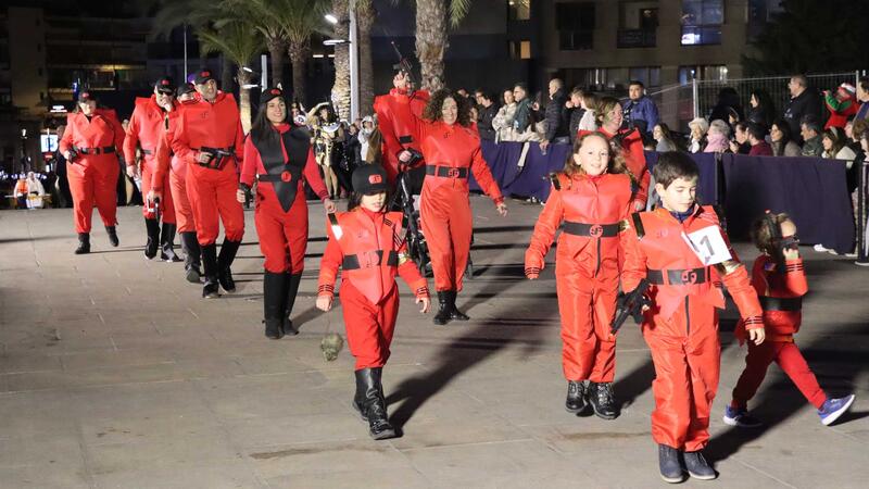 ‘Venecia en Benidorm’ se alza con el primer premio del desfile de Carnaval en el que lucieron 63 grupos y 10 participantes individuales