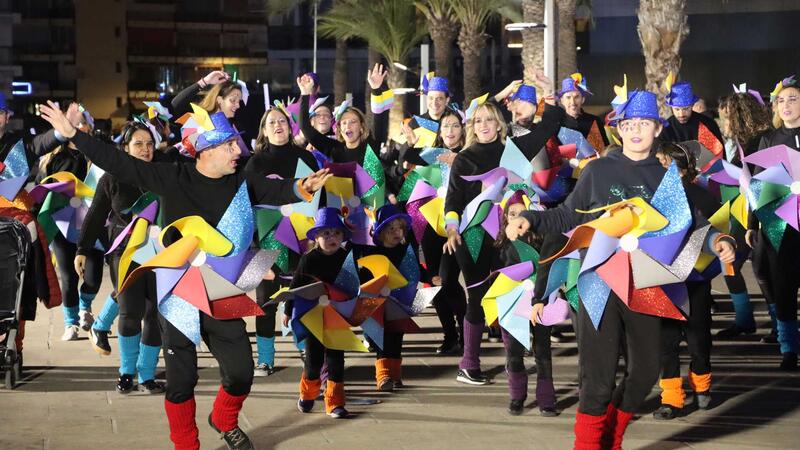 ‘Venecia en Benidorm’ se alza con el primer premio del desfile de Carnaval en el que lucieron 63 grupos y 10 participantes individuales