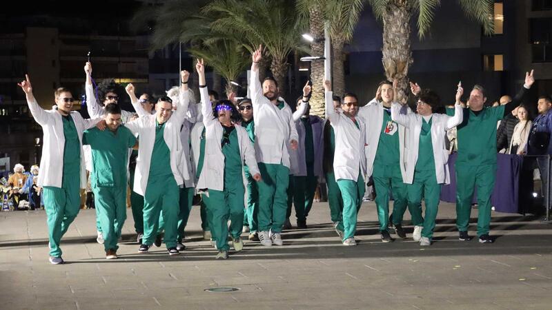 ‘Venecia en Benidorm’ se alza con el primer premio del desfile de Carnaval en el que lucieron 63 grupos y 10 participantes individuales