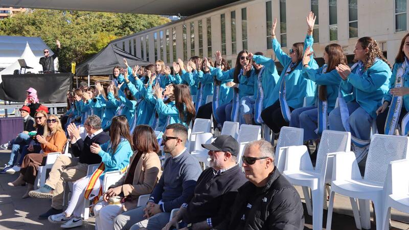 ‘Venecia en Benidorm’ se alza con el primer premio del desfile de Carnaval en el que lucieron 63 grupos y 10 participantes individuales