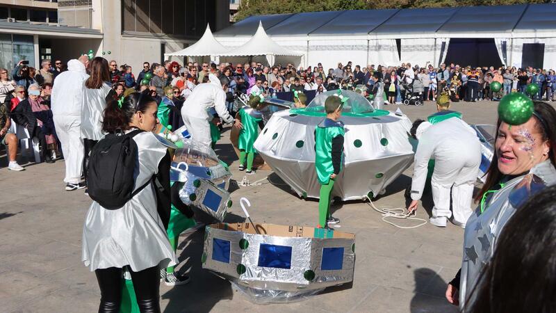 ‘Venecia en Benidorm’ se alza con el primer premio del desfile de Carnaval en el que lucieron 63 grupos y 10 participantes individuales