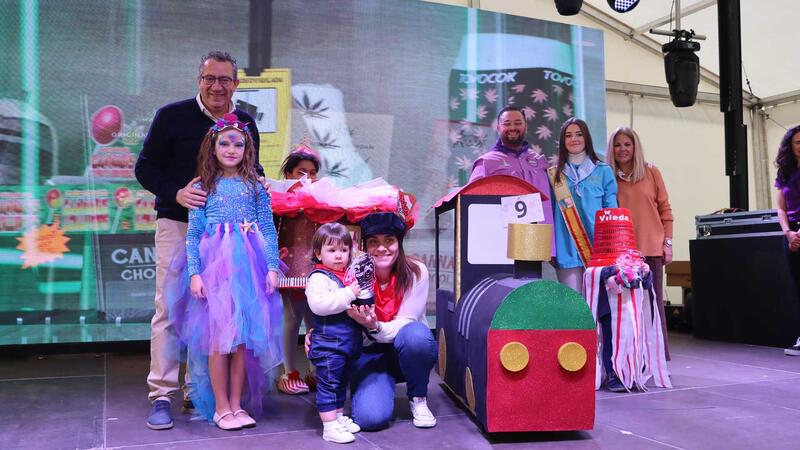 ‘Venecia en Benidorm’ se alza con el primer premio del desfile de Carnaval en el que lucieron 63 grupos y 10 participantes individuales
