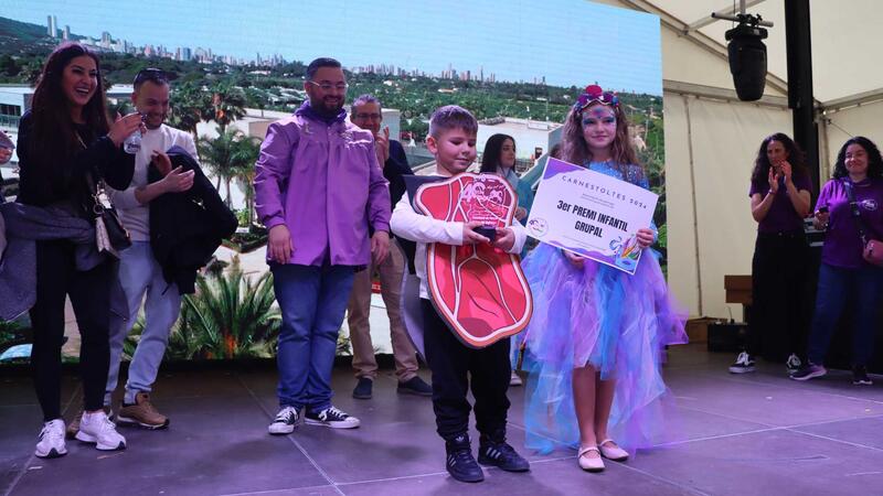 ‘Venecia en Benidorm’ se alza con el primer premio del desfile de Carnaval en el que lucieron 63 grupos y 10 participantes individuales