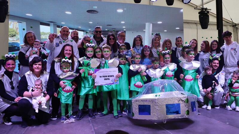 ‘Venecia en Benidorm’ se alza con el primer premio del desfile de Carnaval en el que lucieron 63 grupos y 10 participantes individuales