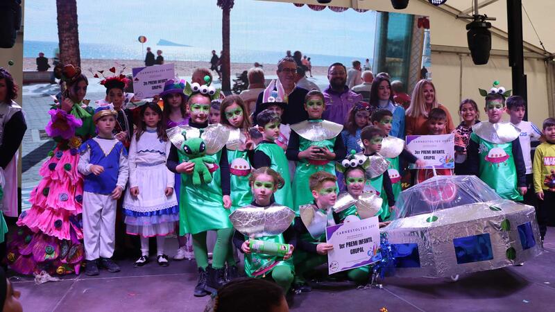 ‘Venecia en Benidorm’ se alza con el primer premio del desfile de Carnaval en el que lucieron 63 grupos y 10 participantes individuales