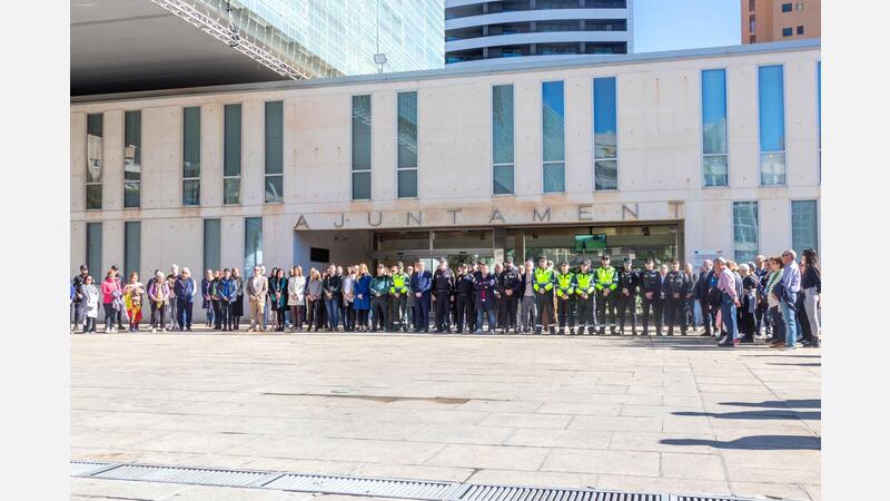 Benidorm rinde homenaje a los dos guardias civiles asesinados en acto de servicio en Barbate