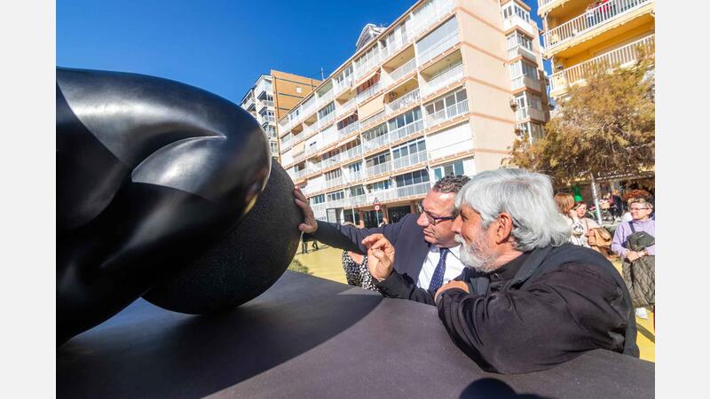 The monumental sculptures of Jiménez Deredia show