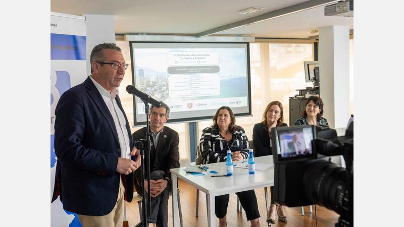 Debat a Benidorm sobre meteorologia, turisme i mitjans de comunicació