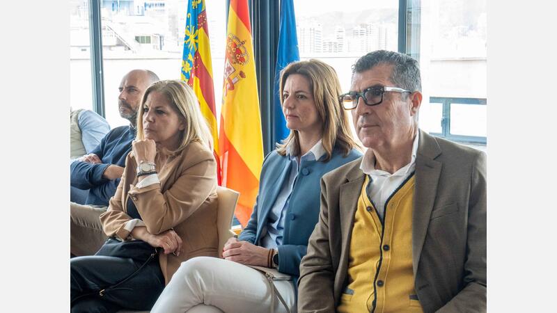 Debat a Benidorm sobre meteorologia, turisme i mitjans de comunicació