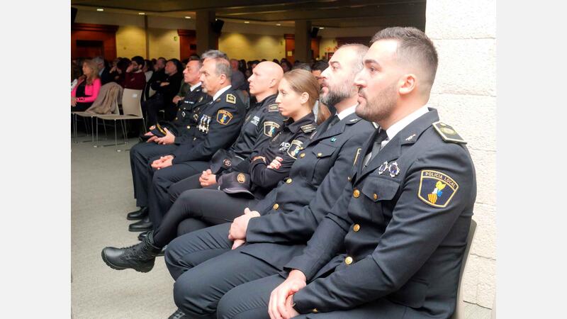 La Cadena SER reconoce la labor de la Policía Local de Benidorm con el Premio a la Solidaridad