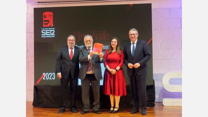 La Cadena SER reconoce la labor de la Policía Local de Benidorm con el Premio a la Solidaridad
