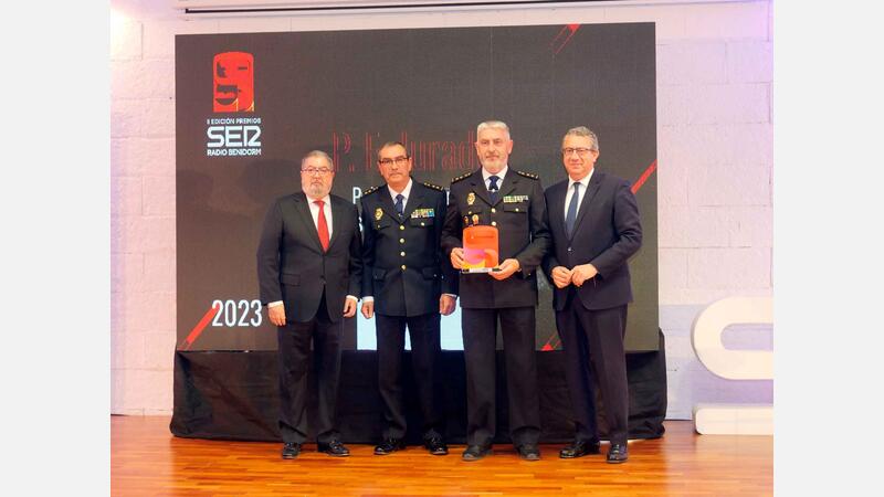 La Cadena SER reconoce la labor de la Policía Local de Benidorm con el Premio a la Solidaridad