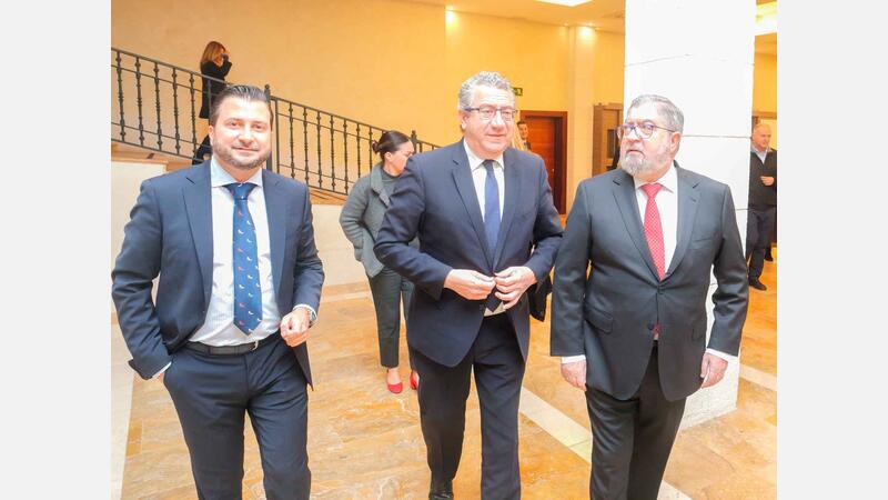 La Cadena SER reconoce la labor de la Policía Local de Benidorm con el Premio a la Solidaridad