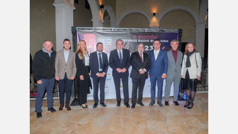 La Cadena SER reconoce la labor de la Policía Local de Benidorm con el Premio a la Solidaridad