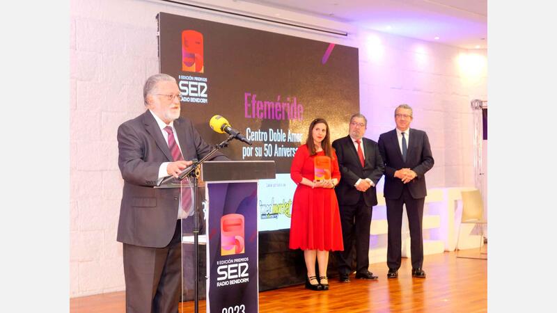 La Cadena SER reconoce la labor de la Policía Local de Benidorm con el Premio a la Solidaridad